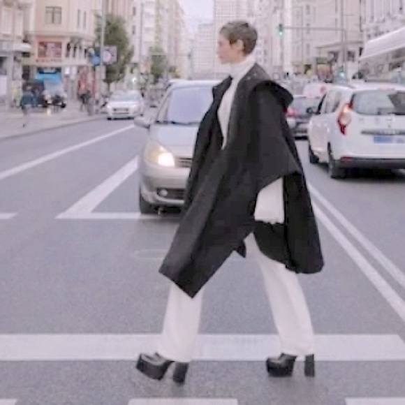 NWT Zara Navy light weight nylon cape perfect for layering and traveling o|s - Picture 14 of 14